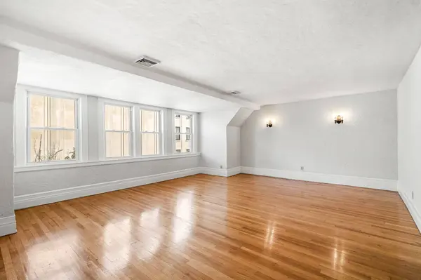 38 Elm St #4, Worcester, MA 01609