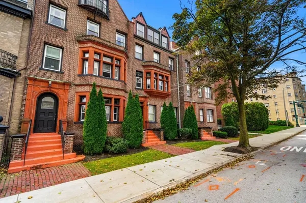 38 Elm St #4, Worcester, MA 01609
