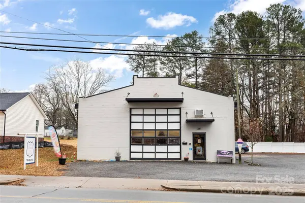 1008 N Main ST
