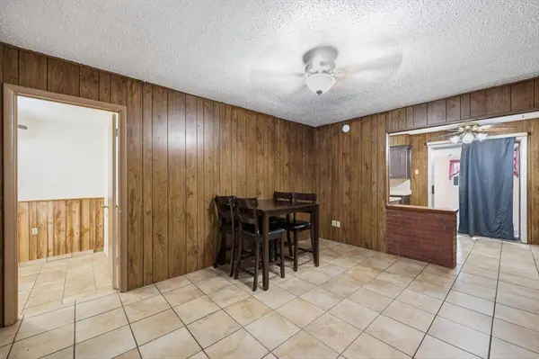 811 NW 1st ST, Moore, OK 73160