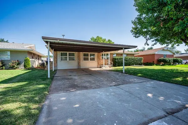 125 SW 6th ST, Moore, OK 73160