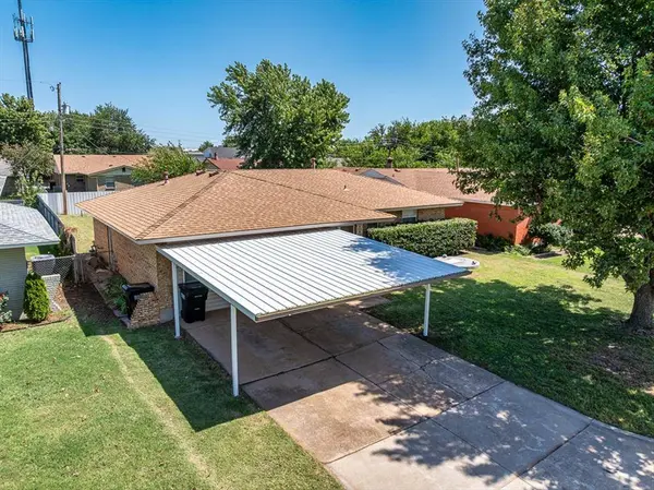125 SW 6th ST, Moore, OK 73160