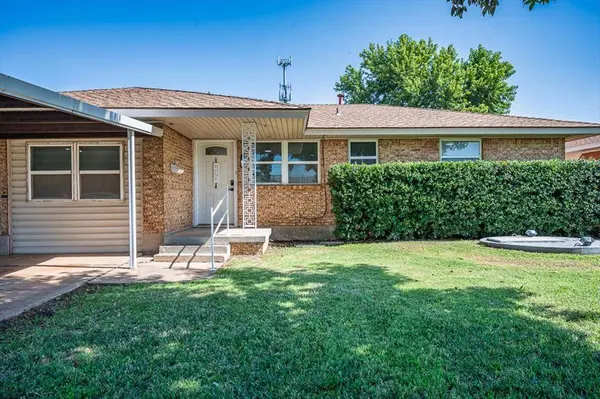 125 SW 6th ST, Moore, OK 73160