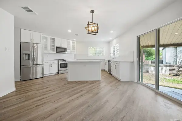 2704 ASHLEY MDW, Schertz, TX 78154