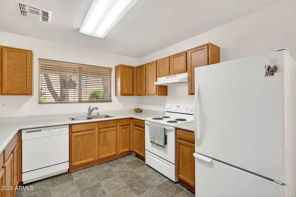 2275 E PEACH TREE Drive, Chandler, AZ 85249