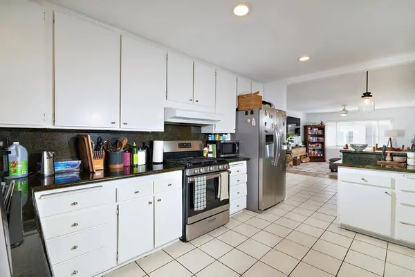 712 S Myers #A, Oceanside, CA 92054