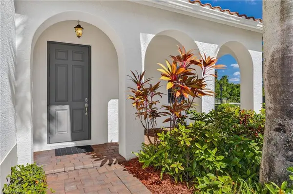 2212 Vardin PL, Naples, FL 34120