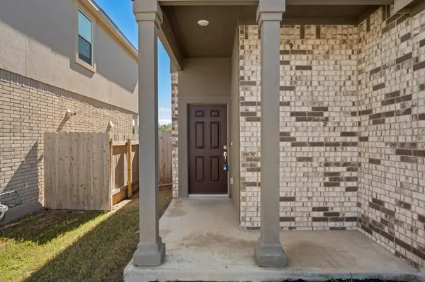 104 Vista Park LN, Georgetown, TX 78628