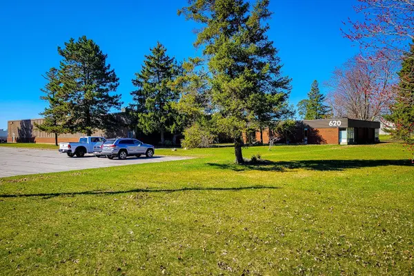 620 Ireland RD, Norfolk, ON N3Y 4K2