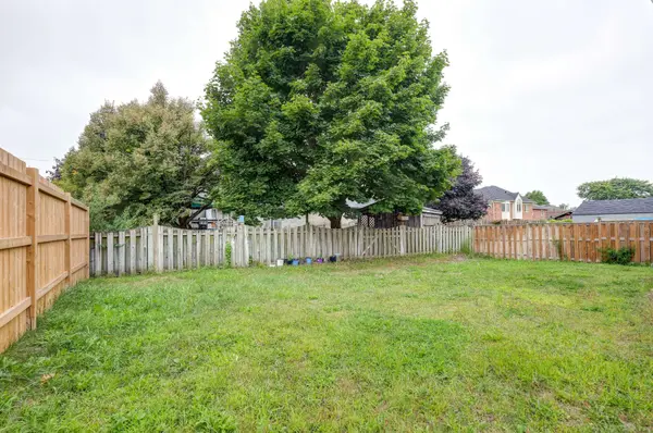 42 Alexander CIR, Strathroy-caradoc, ON N7G 0B5