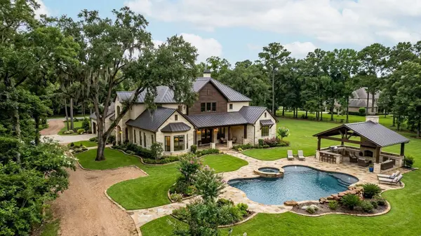 What to Expect When Buying a Luxury Home in Friendswood, TX