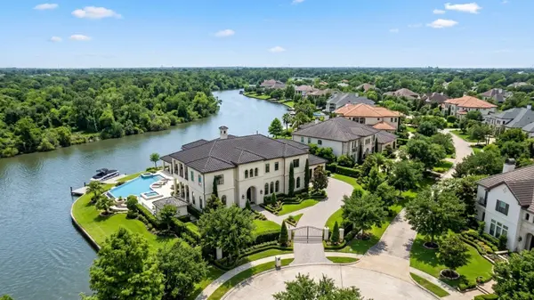 Selling a Luxury Property in Friendswood, TX: A Seller's Guide for 2026
