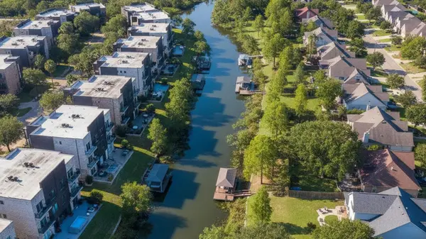 Types of Homes in Friendswood, TX: Condos, Townhouses, and Waterfront Properties in 2026