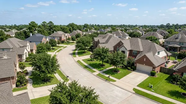 Transportation and Driving in Friendswood, TX