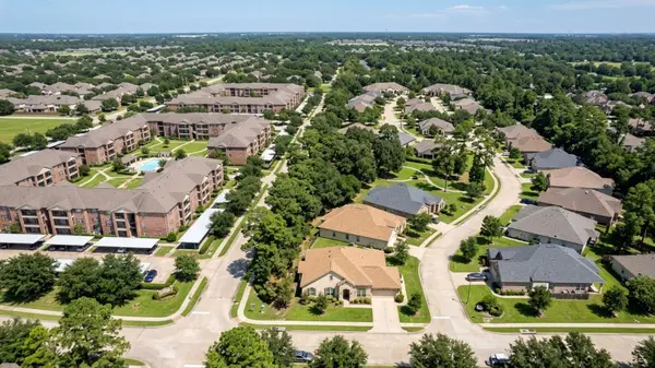 Senior Living and Retirement Communities in Friendswood, TX