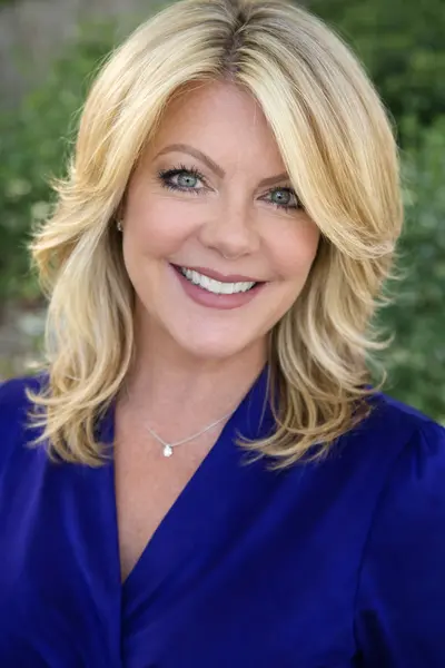 headshot 1