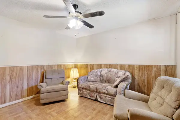 202 4th ST NW, Paris, TX 75460