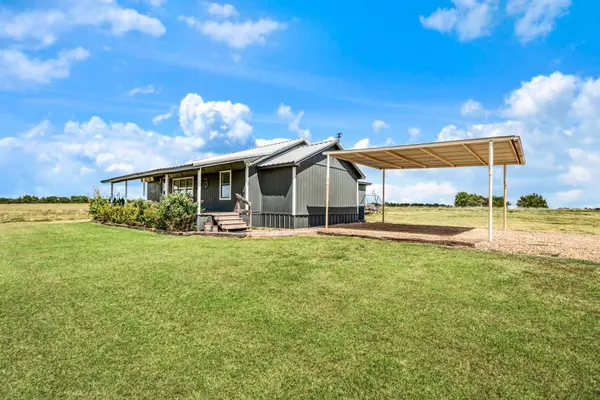 1473 CR 23900, Brookston, TX 75421