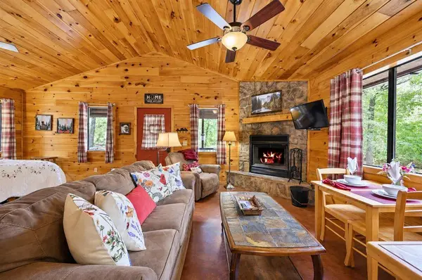 288 Split Shot CIR, Broken Bow, OK 74728