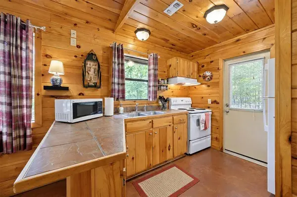 288 Split Shot CIR, Broken Bow, OK 74728