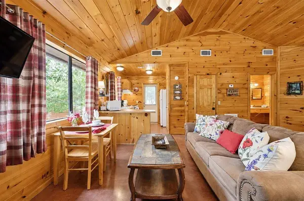 288 Split Shot CIR, Broken Bow, OK 74728