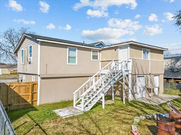 711 10th ST, Dickinson, TX 77539