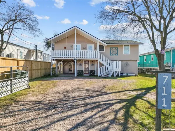711 10th ST, Dickinson, TX 77539