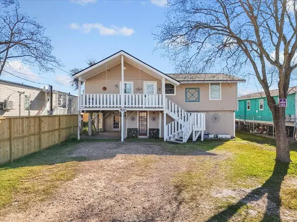 711 10th ST, Dickinson, TX 77539