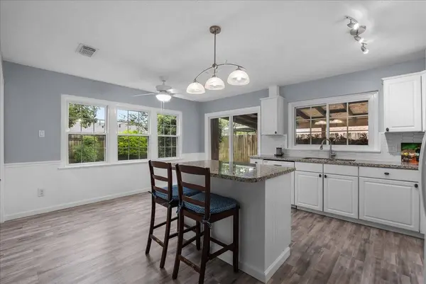 10023 Kirkwren DR, Houston, TX 77089