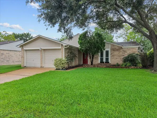 10023 Kirkwren DR, Houston, TX 77089