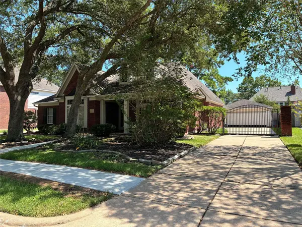 4222 Roaring Rapids DR, Pasadena, TX 77059