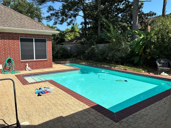 4222 Roaring Rapids DR, Pasadena, TX 77059