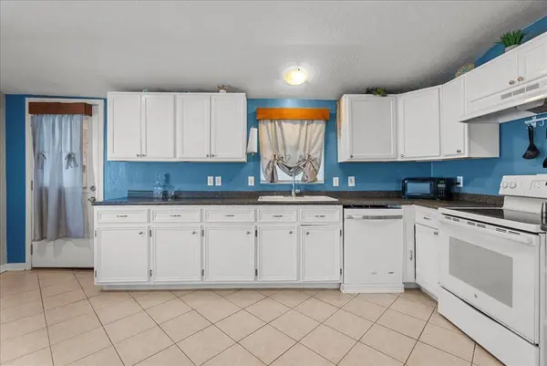 711 10th ST, Dickinson, TX 77539