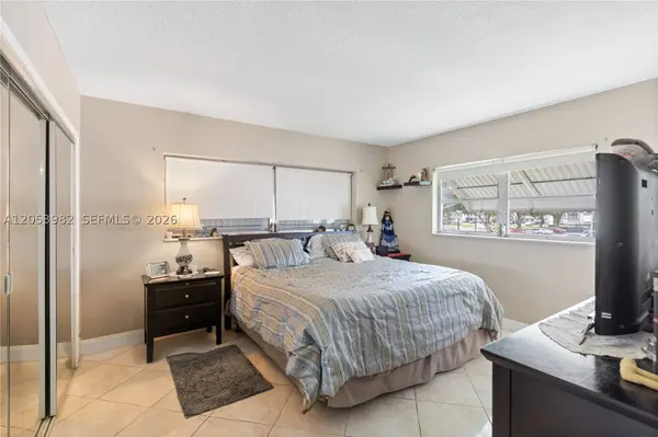 1000 Hillcrest Ct #214, Hollywood, FL 33021