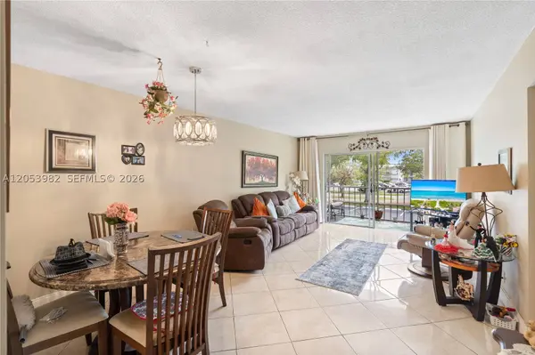 1000 Hillcrest Ct #214, Hollywood, FL 33021