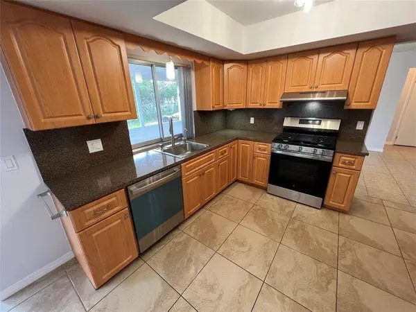 2650 NW 94th WAY, Sunrise, FL 33322