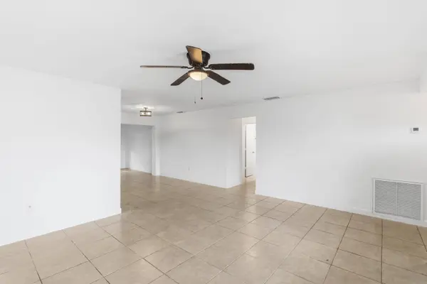 10690 NW 27TH CT, Sunrise, FL 33322