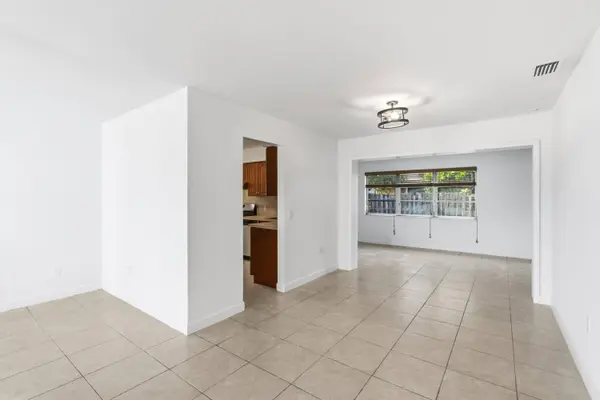 10690 NW 27TH CT, Sunrise, FL 33322