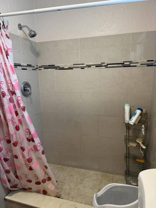1807 Douglas ST S, Lake Worth Beach, FL 33460