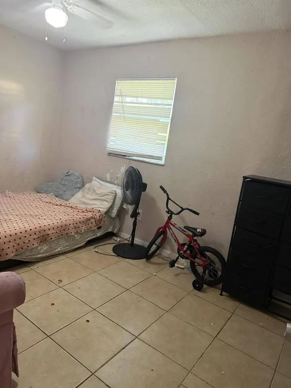 1807 Douglas ST S, Lake Worth Beach, FL 33460
