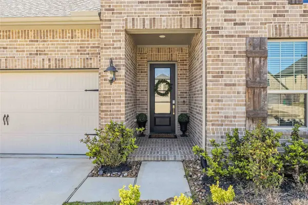 1384 Knollbridge Point LN, Pinehurst, TX 77362