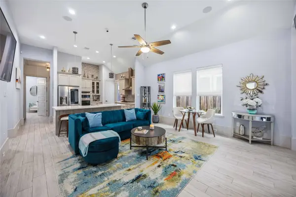 3430 Simmons ST, Houston, TX 77004