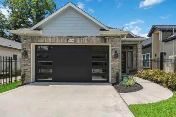 3430 Simmons ST, Houston, TX 77004