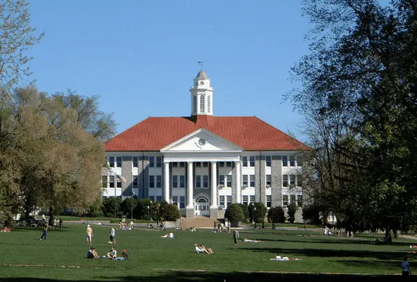 The Benefits of Living Near James Madison University in Penn Laird, VA,Old Dominion Realty