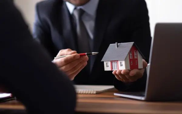 The Role of Real Estate Agents in Penn Laird, VA’s Growing Market
