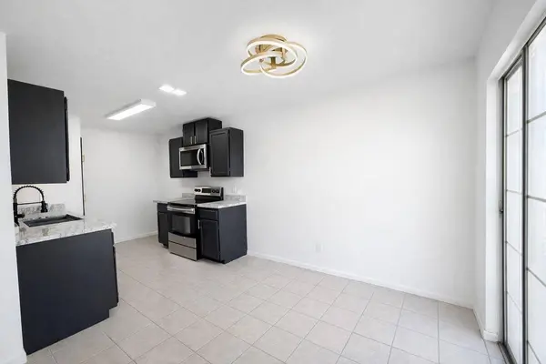 1220 E Fremont St, Laredo, TX 78040