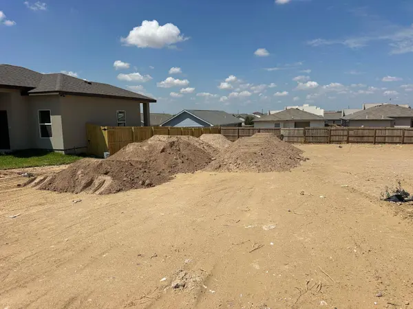 5204 Curuba Dr., Laredo, TX 78046