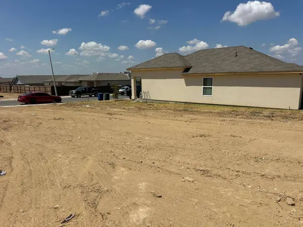 5008 Castano Dr, Laredo, TX 78046