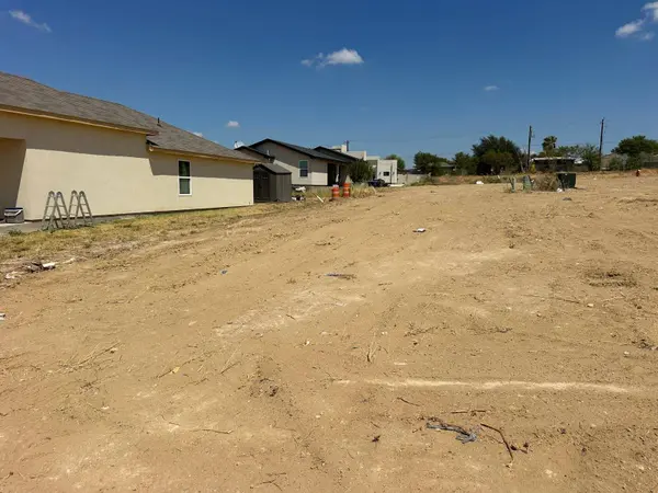 5008 Castano Dr, Laredo, TX 78046