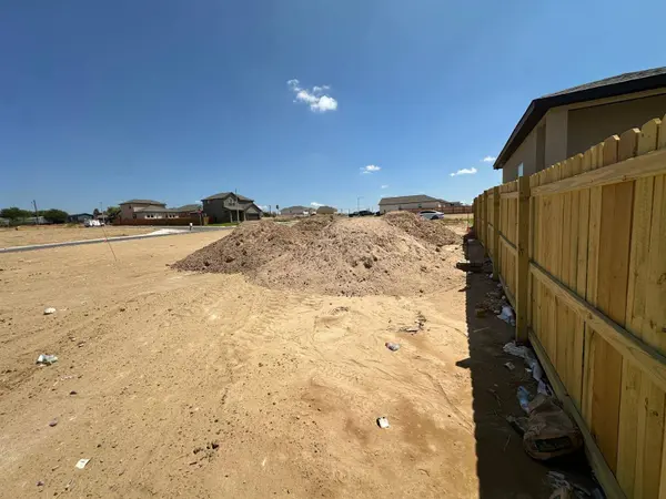 5204 Curuba Dr., Laredo, TX 78046